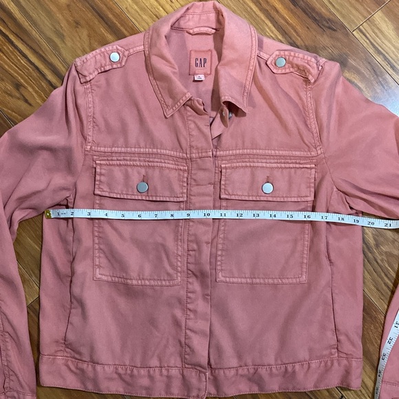 Gap lightweight pink jacket, size medium. - Picture 7 of 14